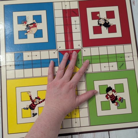 Dwustronna plansza 39x39 cm - Ludo, Szachy/Warcaby do własnego wykorzystania na zajęciach