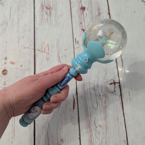 FROZEN Disney - Różdżka grająca że śnieżną kulą