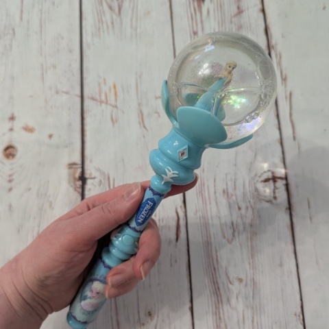 FROZEN Disney - Różdżka grająca że śnieżną kulą