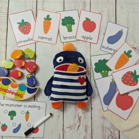 Głodny potworek ze skrytką – duży zestaw edukacyjny z drewnianymi warzywami i owocami - gra balansująca, karty, marker + worek