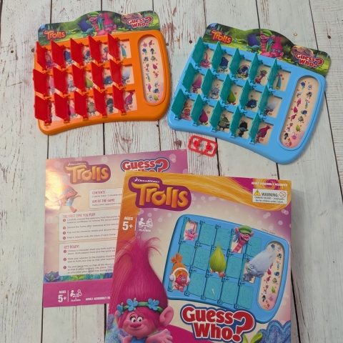 Guess Who? Trolls - gra do opisywania wyglądu troli i zadawania pytań