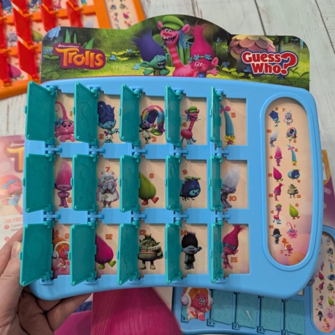 Guess Who? Trolls - gra do opisywania wyglądu troli i zadawania pytań