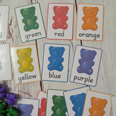 Kolorowe Misie zestaw 80 sztuk w trzech rozmiarach wraz z kartami po angielsku