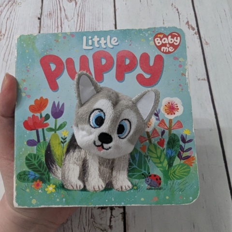 Książka Little Puppy - po angielsku z pacynką na palec UŻYWANA
