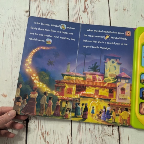 Książka Disney Encanto - Mirabel's Gift - po angielsku z dźwiękiem UŻYWANA