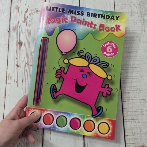 Książka Little Miss Birthday Magic Paints Book - kolorowanka po angielsku UŻYWANA, NIE UZUPEŁNIONA
