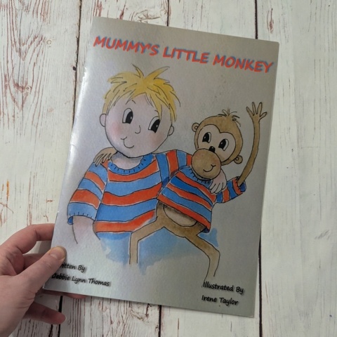 Książka Mummy's Little Monkey - Debbie Lynn Thomas - po angielsku NOWA