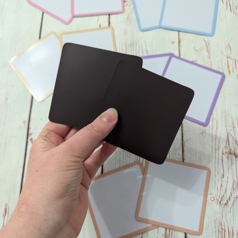 Magnetyczne kolorowe kwadraty 12 sztuk - na tablicę do oznaczania kart, słówek + marker suchościeralny