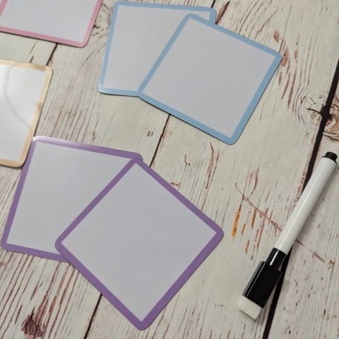 Magnetyczne kolorowe kwadraty 12 sztuk - na tablicę do oznaczania kart, słówek + marker suchościeralny