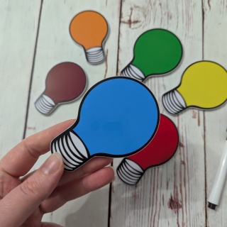 Magnetyczne kolorowe żarówki 6 sztuk - na tablicę do oznaczania kart, słówek + marker suchościeralny