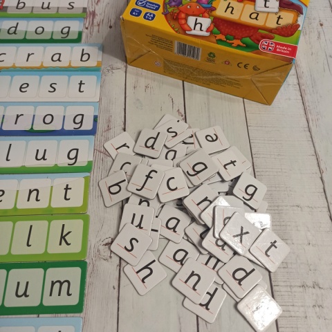 Match and Spell Orchard Toys - gra do nauki pisowni podstawowych krótkich wyrazów po angielsku