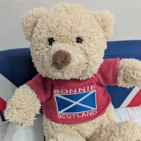 Pluszowy Miś w sweterku SCOTLAND z flagą