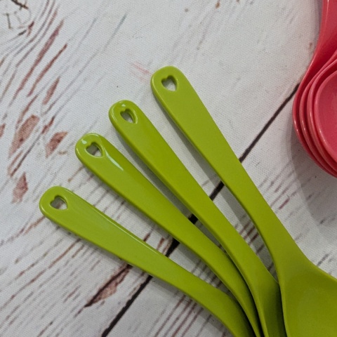 Zestaw kolorowych łyżeczek z serduszkami - 12 sztuk - 3 kolory