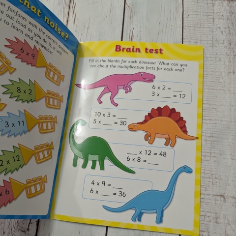 Książka Wipe Clean Workbooks: Time Tables z markerem suchościeralnym W ŚRODKU NOWA