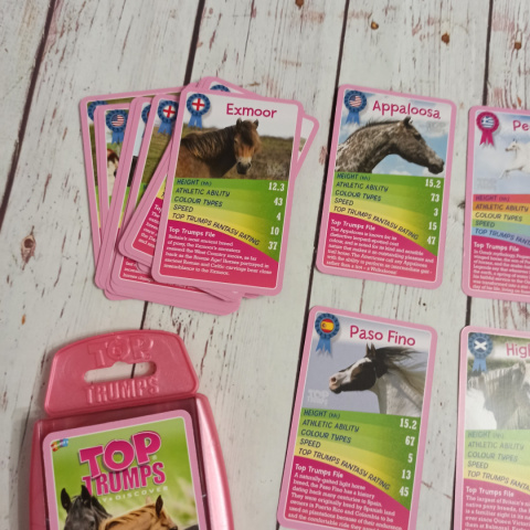 TOP TRUMPS - Horses and Ponies + Unicorns TOP TRUMPS - Horses and Ponies + Unicorns