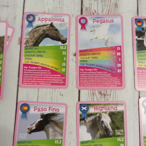 TOP TRUMPS - Horses and Ponies + Unicorns TOP TRUMPS - Horses and Ponies + Unicorns