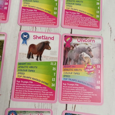 TOP TRUMPS - Horses and Ponies + Unicorns TOP TRUMPS - Horses and Ponies + Unicorns