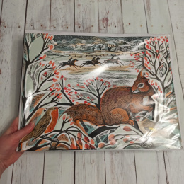 Duży kalendarz adwentowy 3D z okienkami kryjącymi leśne zwierzęta i symbole świąt