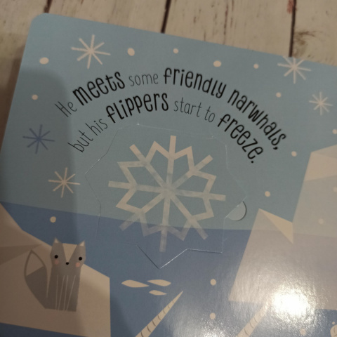 Książka Under the Sea z sensorycznymi szlaczkami i klapami Książka Under the Sea z sensorycznymi szlaczkami i klapami