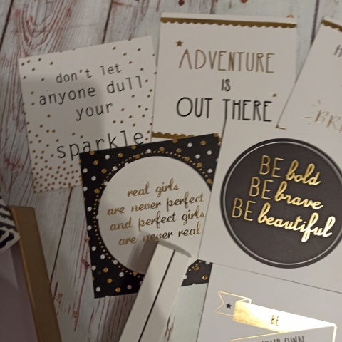 Uplifting Quote Cards - karty z cytatami + podstawka Uplifting Quote Cards - karty z cytatami + podstawka