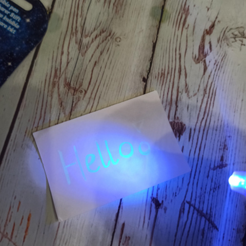 Invisible Pen - niewidzialny marker z lampką UV Invisible Pen - niewidzialny marker z lampką UV
