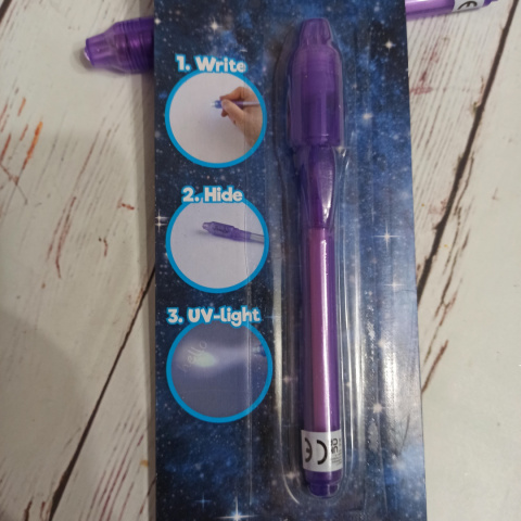 Invisible Pen - niewidzialny marker z lampką UV Invisible Pen - niewidzialny marker z lampką UV