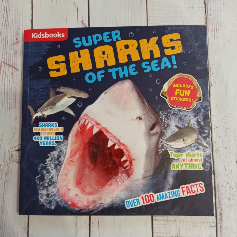 Super Sharks of the Sea książka z faktami + naklejki